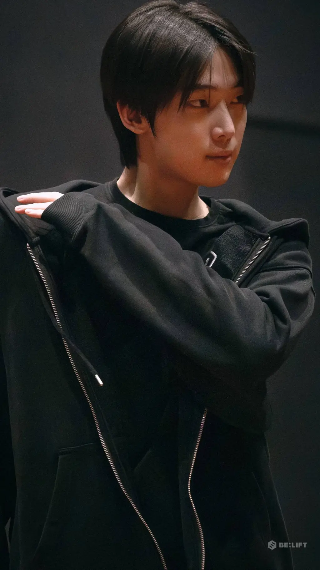 ai character: Sunoo X fans background