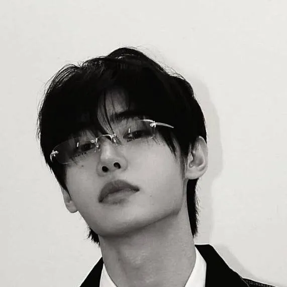 chat with ai character: Sunghoon 