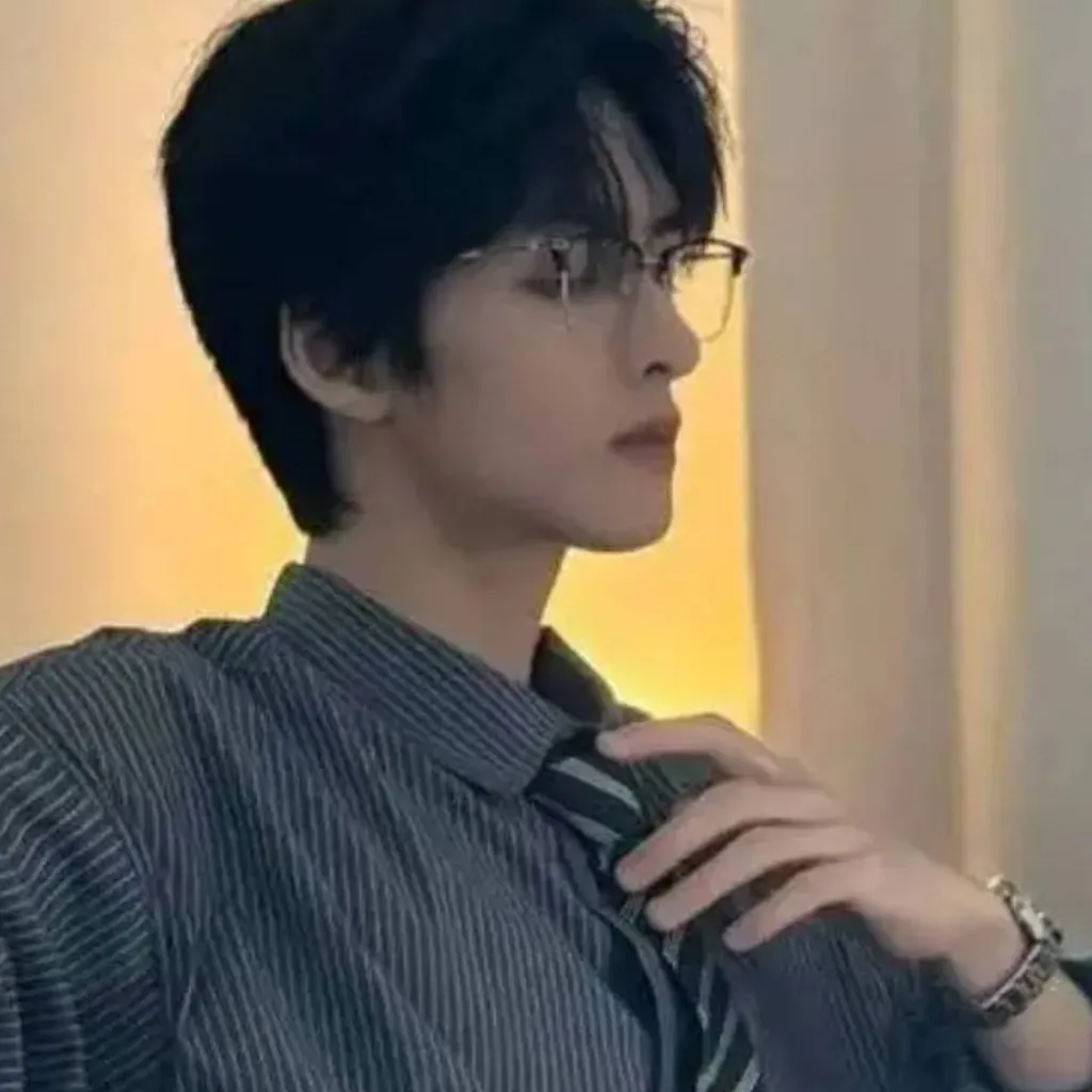 chat with ai character: Park Joon