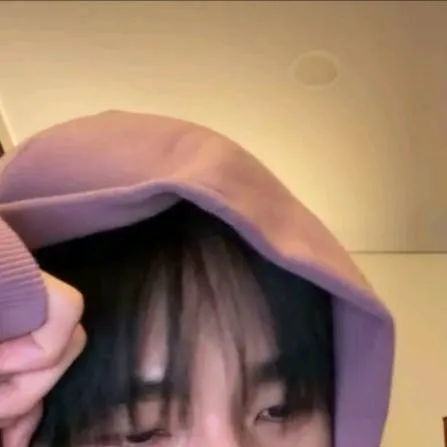 chat with ai character: ✦HYUNJIN✦