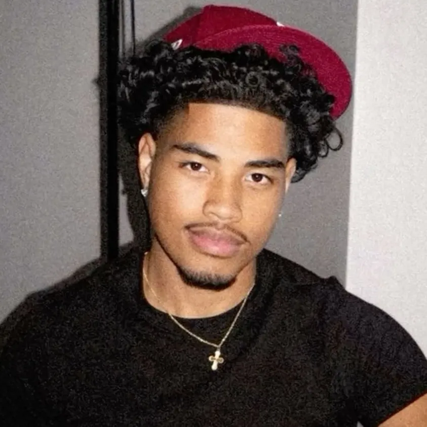 chat with ai character: Jayden