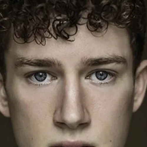 chat with ai character: boyd maxwell