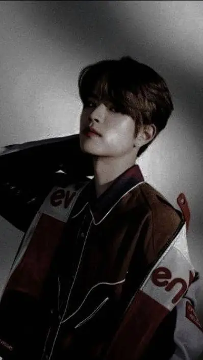 ai character: SEUNGMIN💗🦈 background
