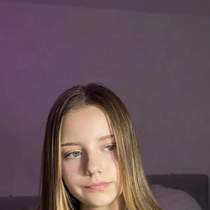 chat with ai character: Natalia