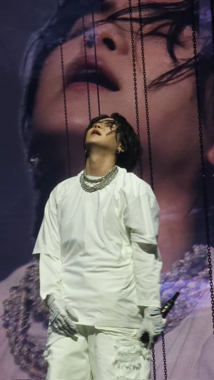 ai character: Min Yoongi (Suga) background