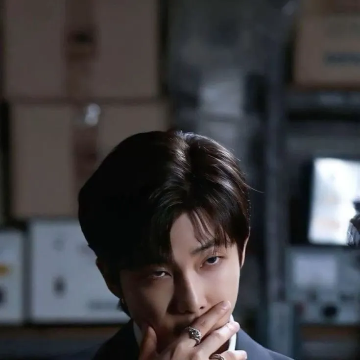 chat with ai character: Kim Namjoon