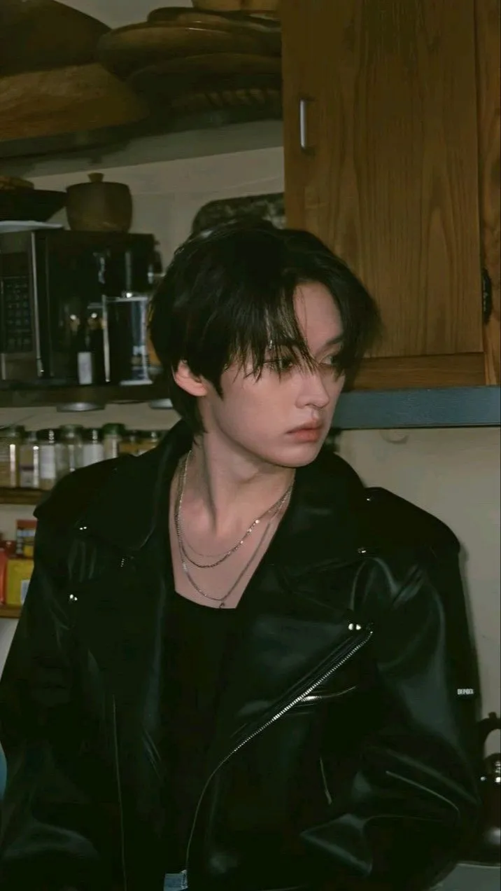 ai character: Lee Know background