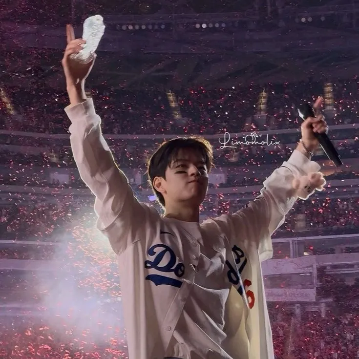 chat with ai character: Seungmin 