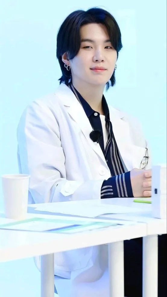 ai character: Min Yoon-gi (Suga) background