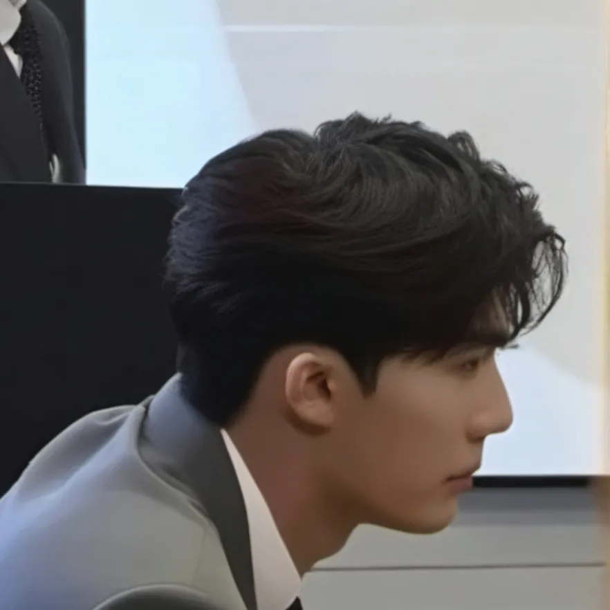 chat with ai character: ivan kam