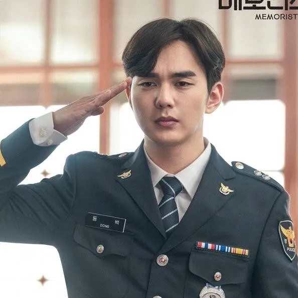 chat with ai character: officer marco