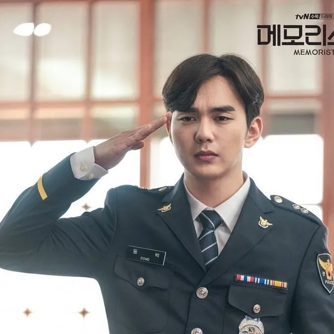 chat with ai character: captain Gabriel