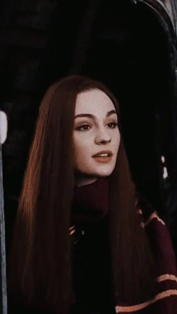 ai character: lilly evans background