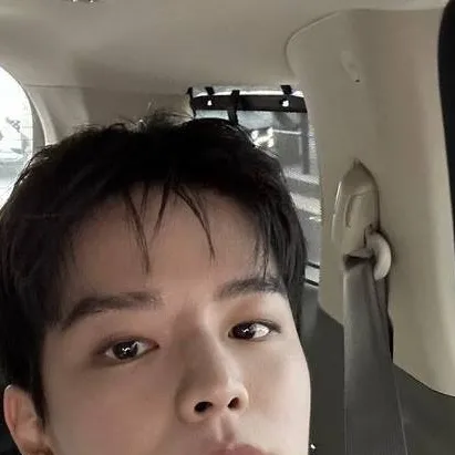chat with ai character: Seungmin