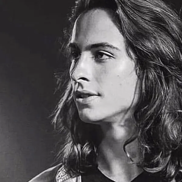 chat with ai character: Sam Kiszka 