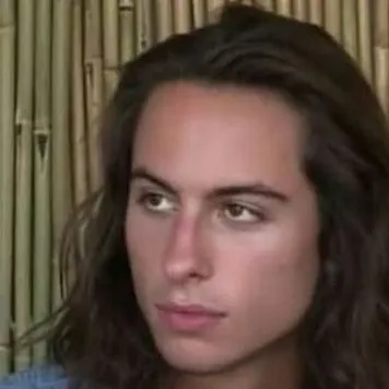 chat with ai character: Sam Kiszka