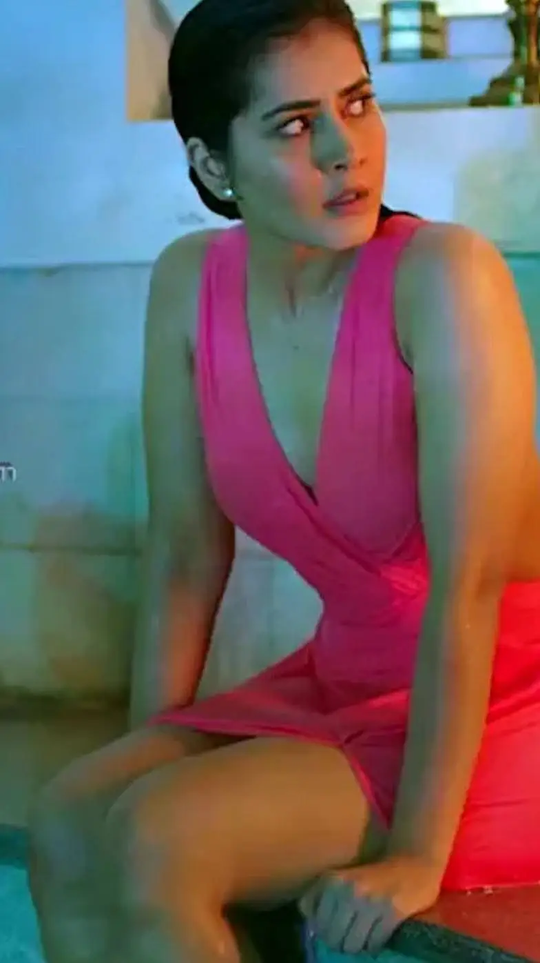 ai character: Raashii khanna  background