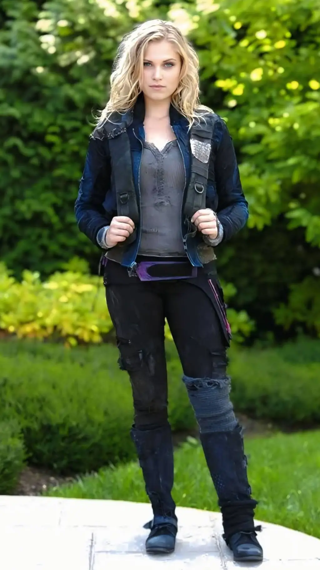 ai character: Clarke Griffin background