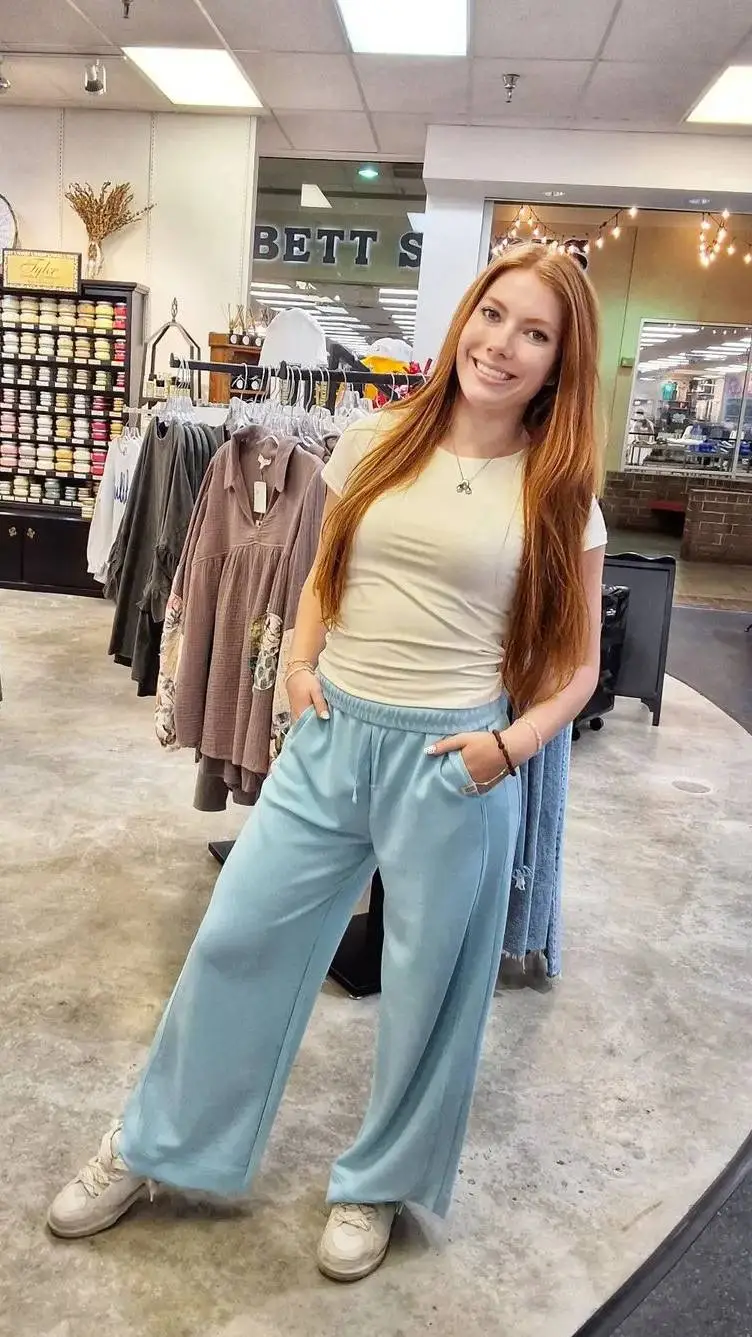 ai character: Sara  background