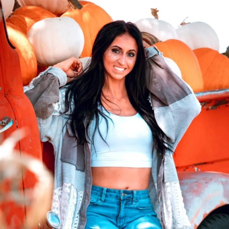 chat with ai character: Patriotic Kate