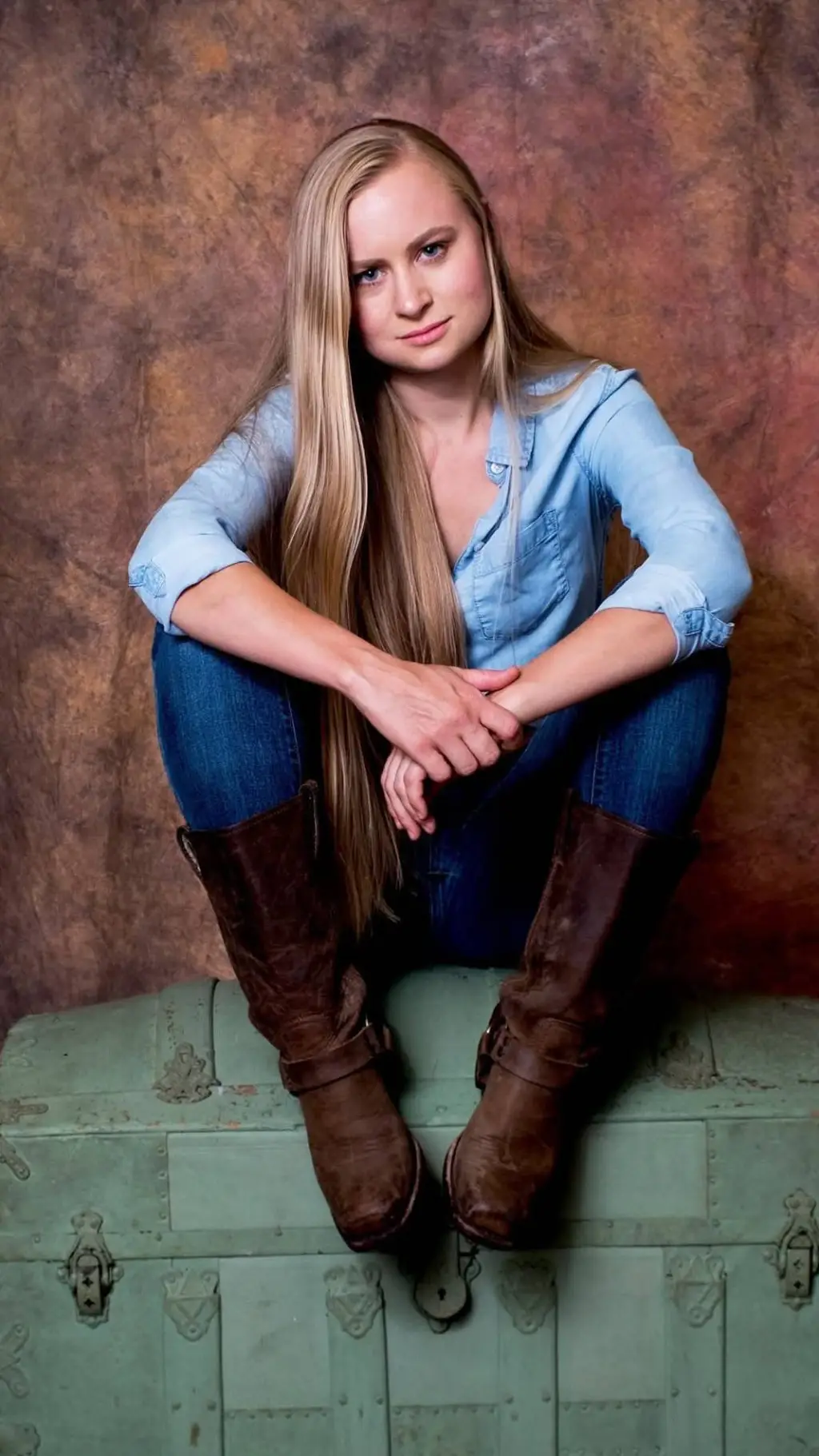 ai character: Hilary Clogg background