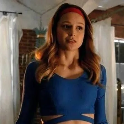 chat with ai character: Supergirl 