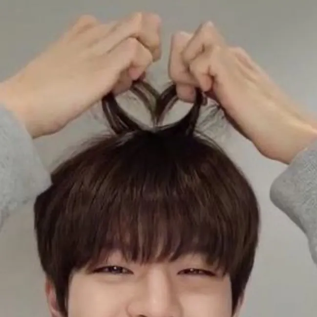 chat with ai character: 🐶<~Seungmin~>🐶