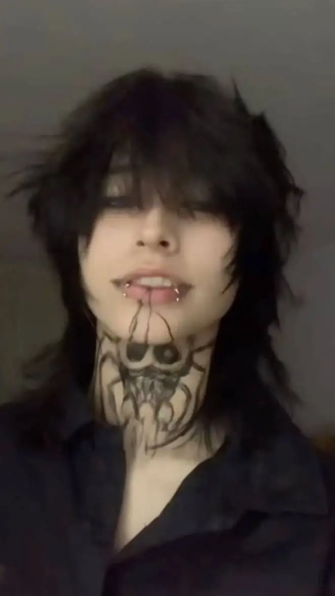 ai character: MAX★✝︎ background