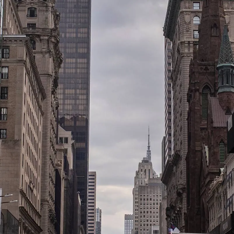 chat with ai character: DW sleep over