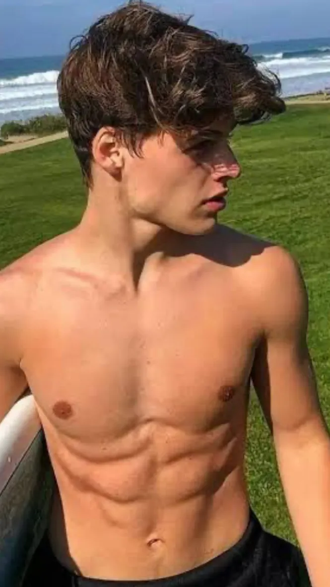 ai character: Oliver Andrew’s background