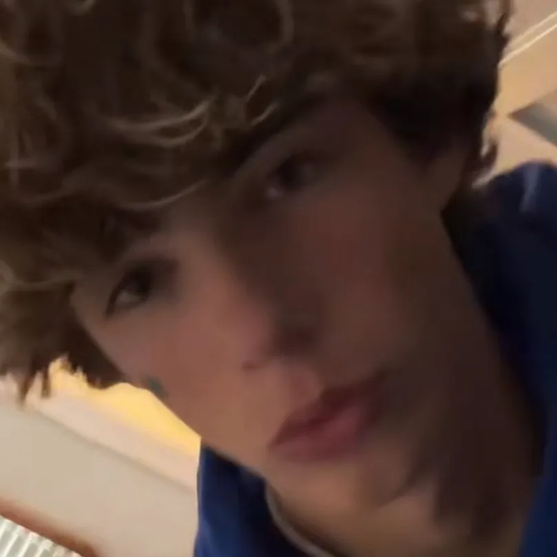 chat with ai character: Luke