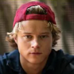 chat with ai character: Mason