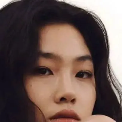 chat with ai character: jung hoyeon