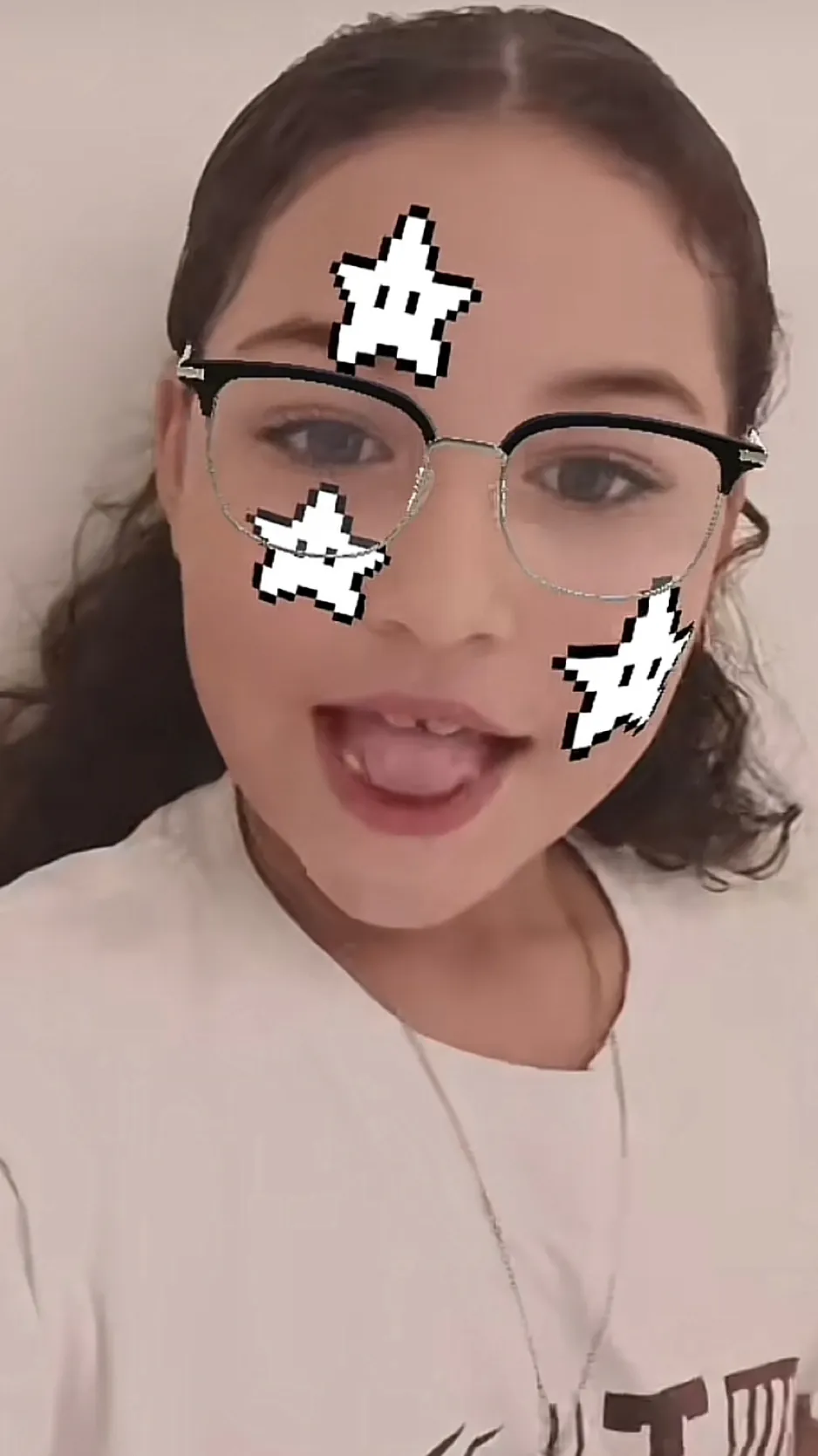 ai character: Lizzy background