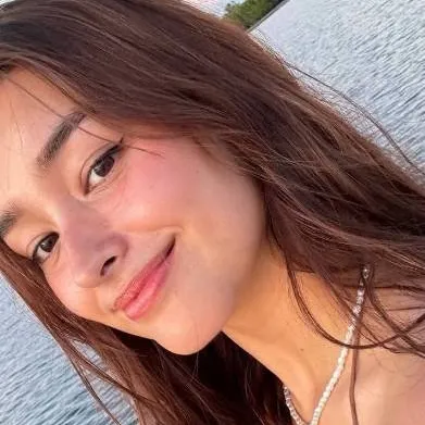 chat with ai character: Liza Soberano