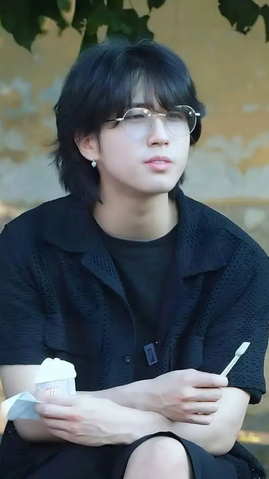 ai character: nokisshanver background