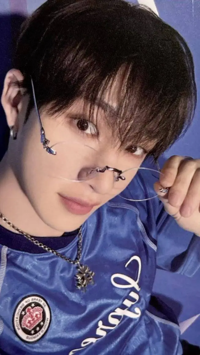 ai character: chan nokissver background