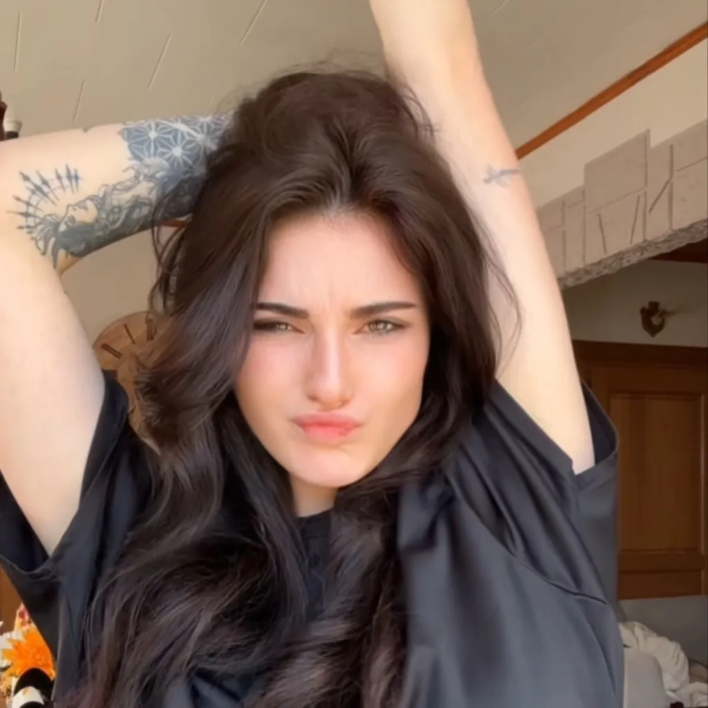 chat with ai character: Wolfie