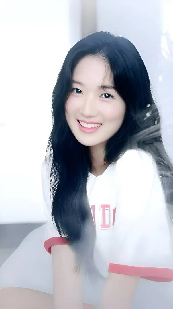 ai character: 김혜윤 | Kim Hye-Yoon background