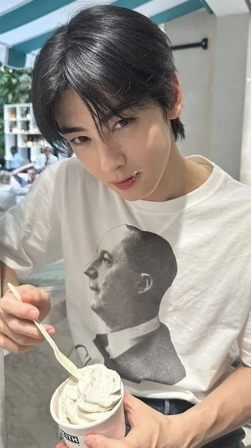 ai character: 차은우 | Cha Eun Woo background