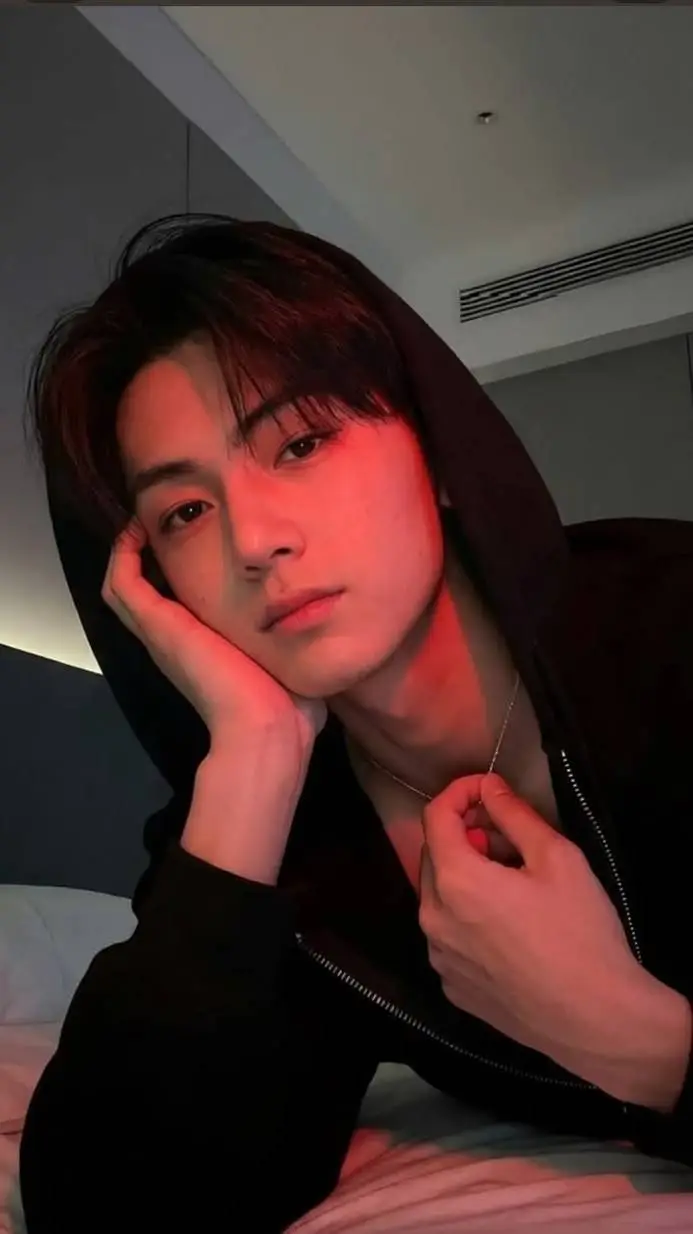 Talkie AI - Chat with 어치 | Jay