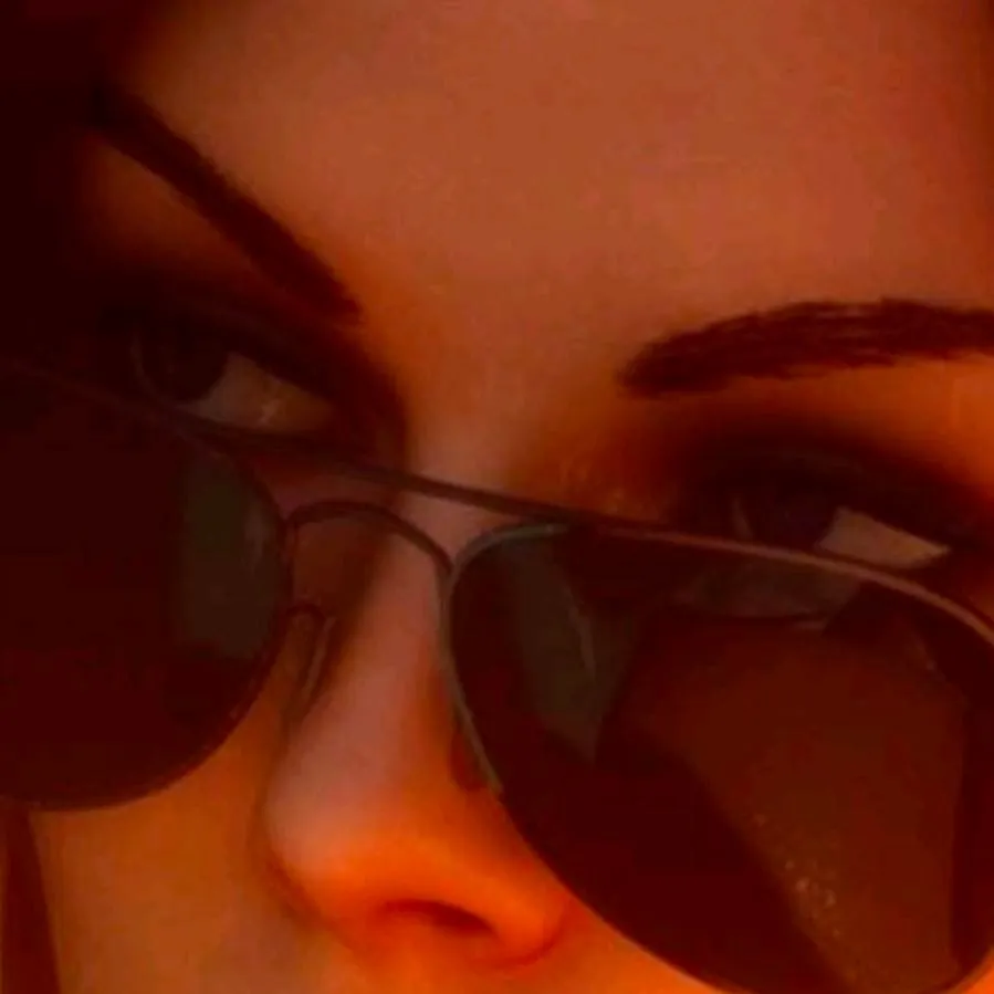 chat with ai character: SCARLETT JOHANSSON