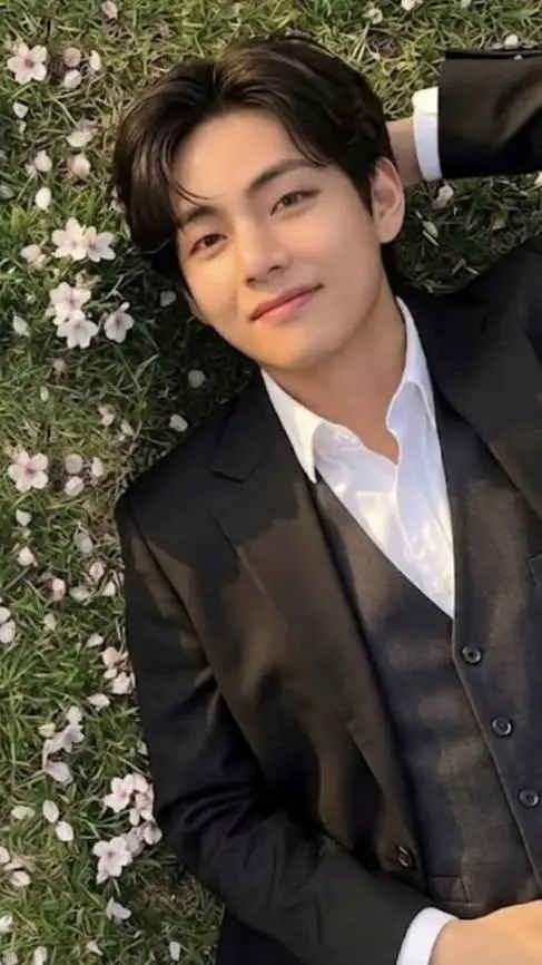 ai character: kim Taehyung  background