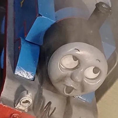 chat with ai character: Thomas