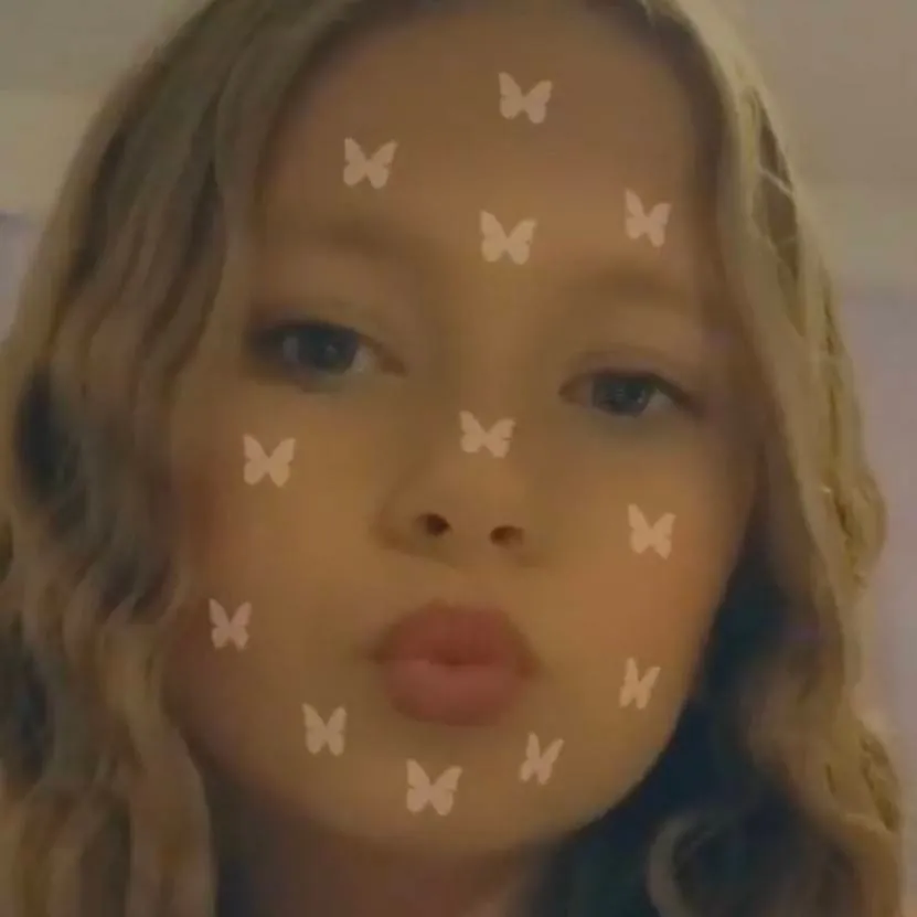 chat with ai character: Madison