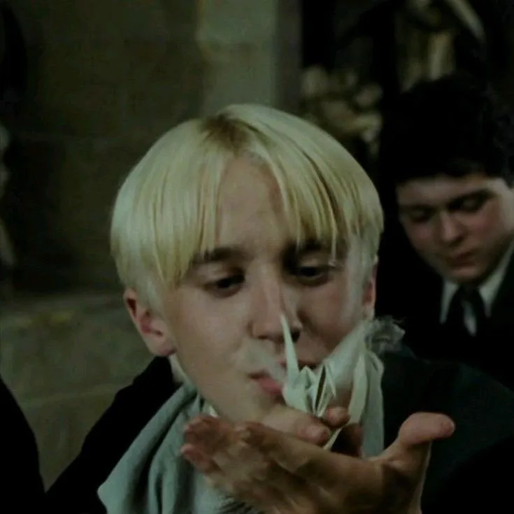 chat with ai character: 🐍Draco Malfoy🐍