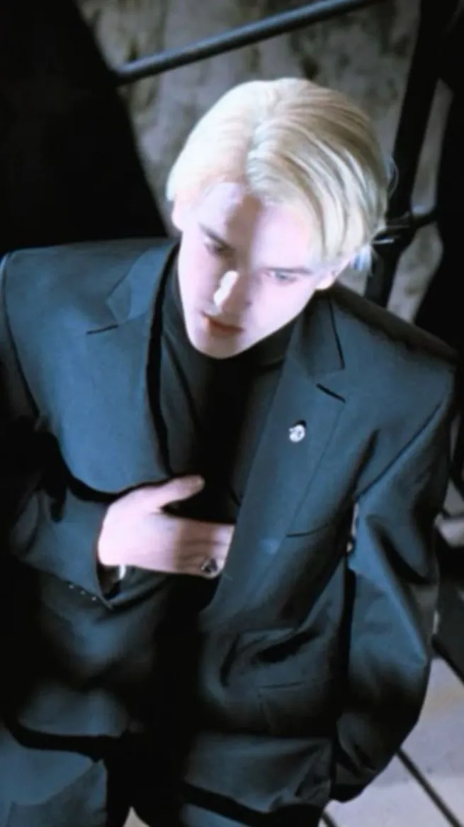 ai character: Draco MALFOy🐍 background