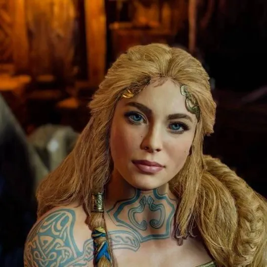 chat with ai character: Sif