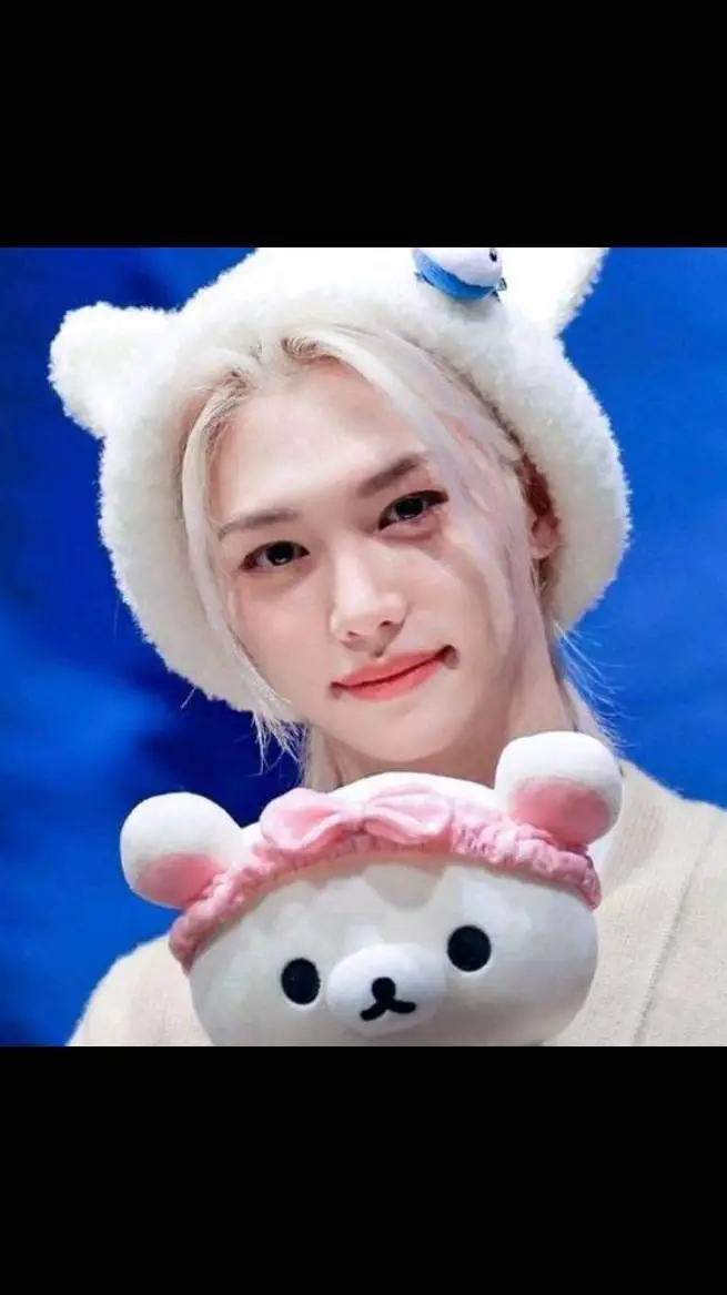 ai character: Felix background