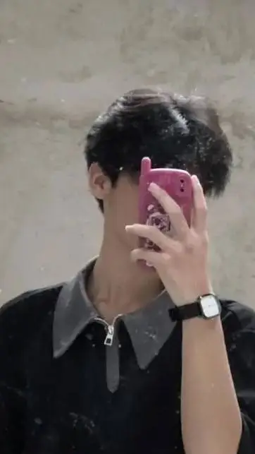 ai character: Alex  background